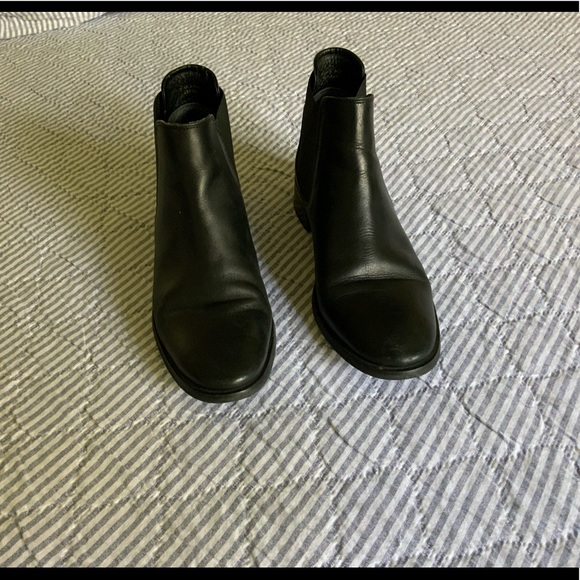 Topshop Classic Chelsea Boot - Picture 2 of 5